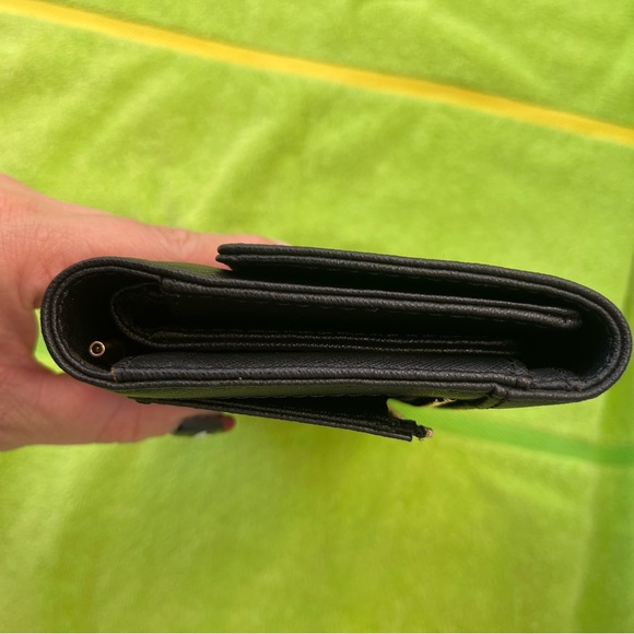 Michael Kors!!! Jet Set Large Trifold Wallet Black Leather Gold Pen & Checkbook - Picture 2 of 16